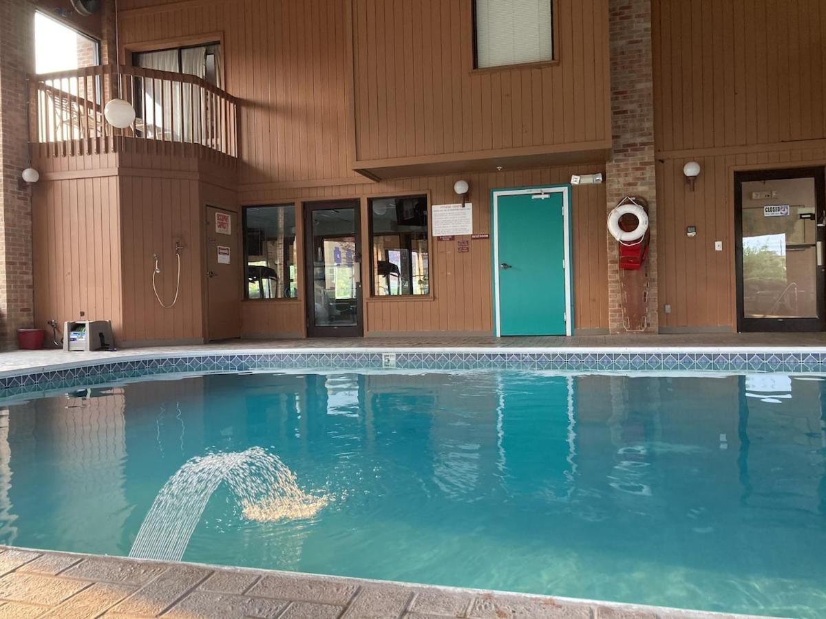 Royal Inn Suites Huntington Bagian luar foto