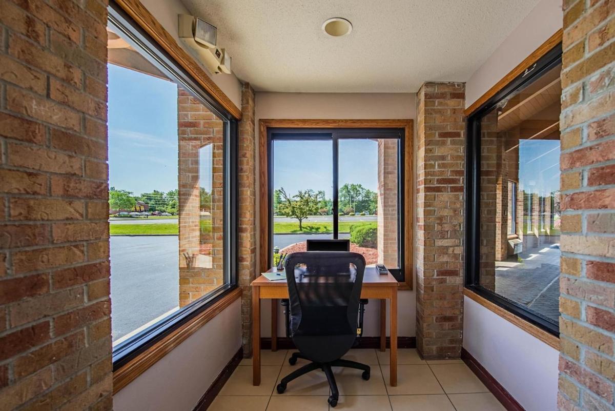Royal Inn Suites Huntington Bagian luar foto