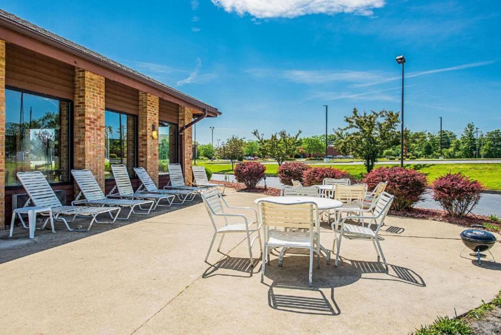 Royal Inn Suites Huntington Bagian luar foto