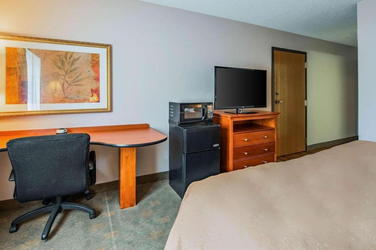 Royal Inn Suites Huntington Bagian luar foto