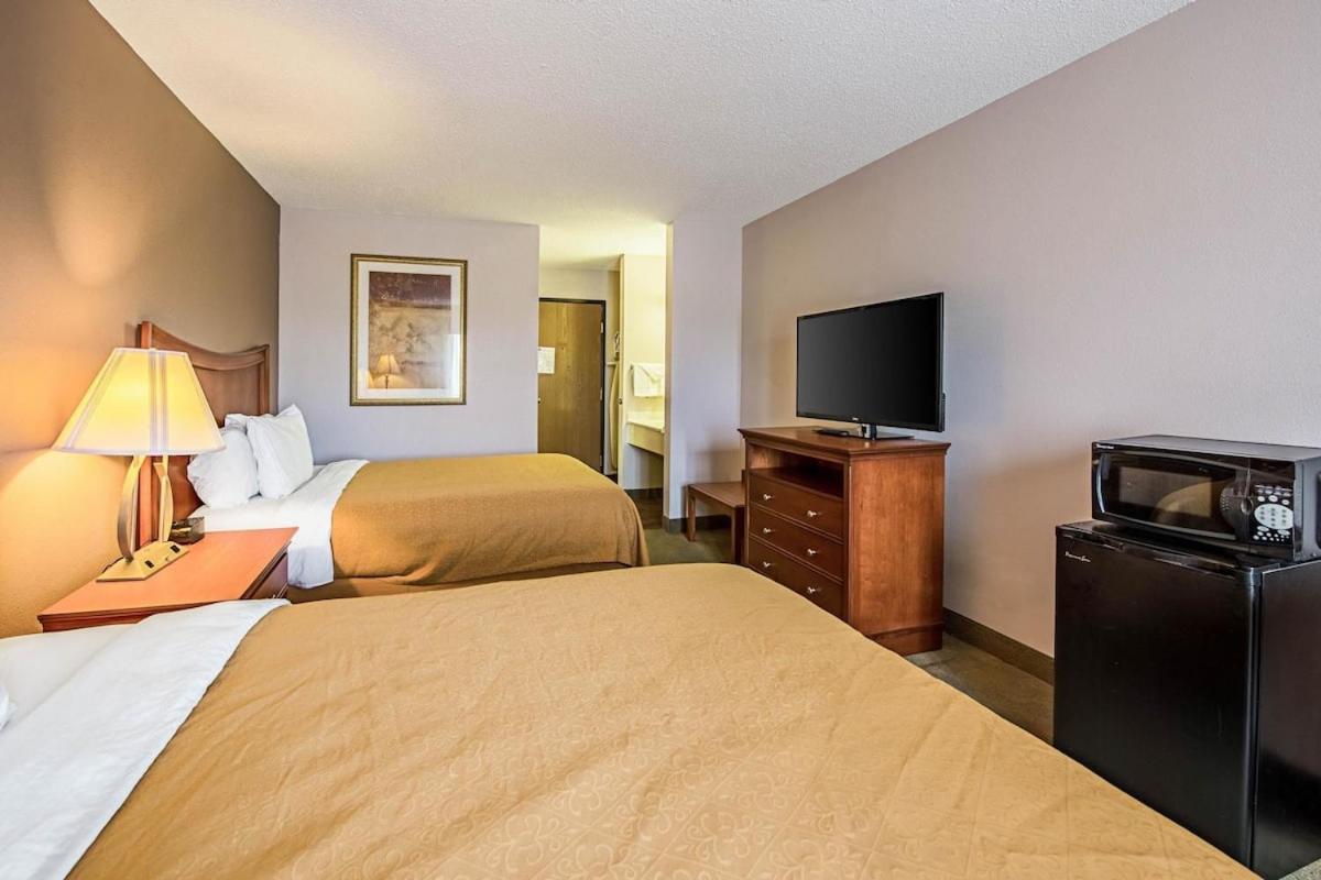 Royal Inn Suites Huntington Bagian luar foto