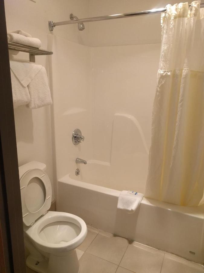 Royal Inn Suites Huntington Bagian luar foto